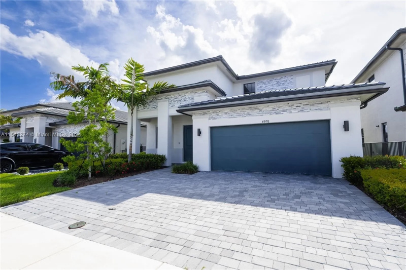 Beautiful 4-bedroom, 3-bathroom home