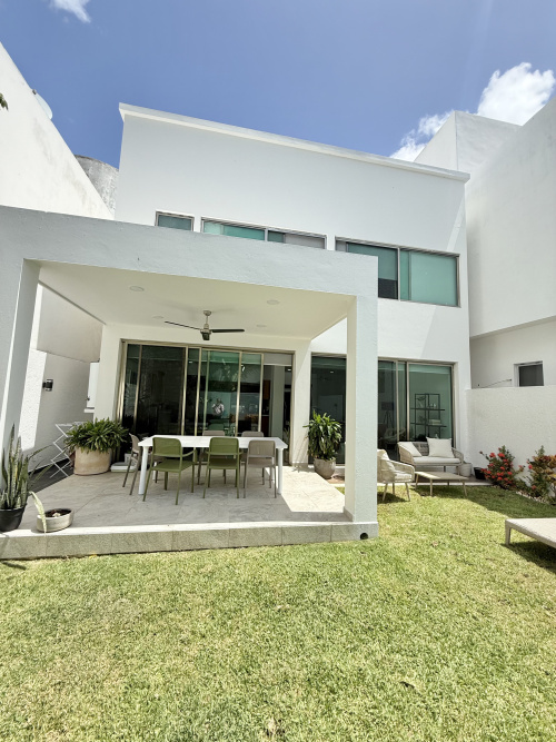 LUXURY HOUSE WITH PRIVATE POOL IN RES. CUMBRES, CANCUN