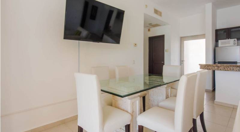 Sun & Sea – 2 bedroom PH Private boat slip Puerto Aventuras