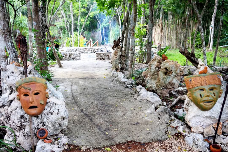 Land with cenote and Temascal